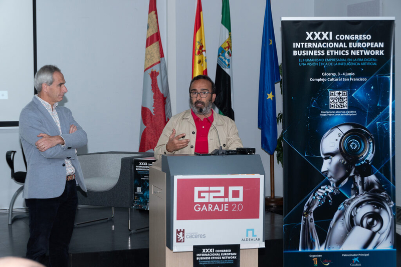 El presidente de la Diputación de Cáceres cree fundamental la creación del primer Observatorio de IA para no perder de vista el humanismo y la ética