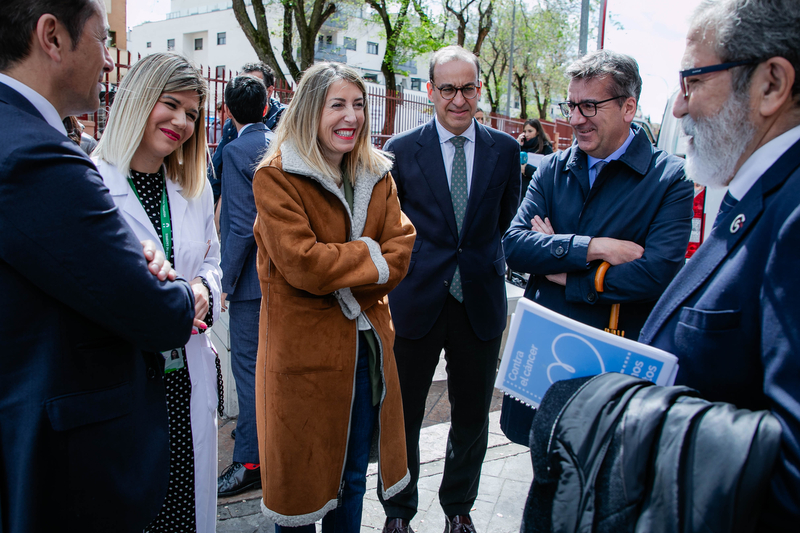 María Guardiola anuncia la creación de una comisión de expertos para aumentar la participación de extremeños en el programa de cribado de cáncer