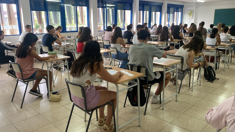 Alumnos extremeños de la ESO podrán recibir ayudas de hasta 40 euros mensuales para estudiar Inglés