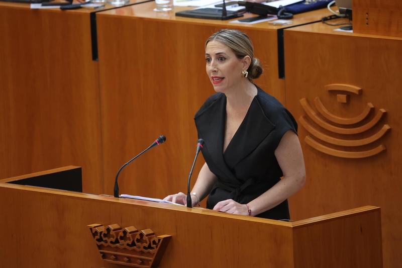 María Guardiola acusa a Gallardo de 'enchufar' al hermano de Sánchez y ve 'aberrante' su aforamiento 'exprés'