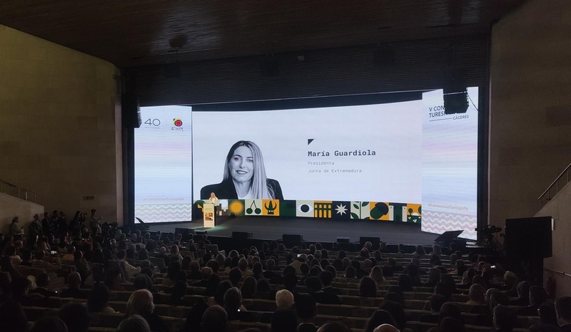 María Guardiola reivindica infraestructuras para que Extremadura pueda competir en turismo en igualdad de condiciones