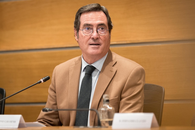 Garamendi ve 'necesaria' la energía nuclear tras las variaciones bruscas de tensión en el sistema eléctrico