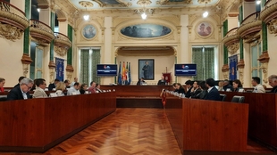 Aprobados los presupuestos de la Diputación de Badajoz para 2025 con los votos a favor del PSOE y en contra del PP