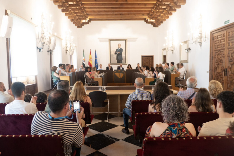 26 personas toman posesión de su plaza en la Diputación Provincial de Cáceres
