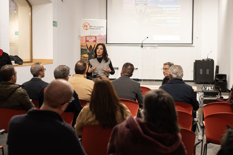 “En mi pueblo emprendí”: un modelo territorial de emprendimiento rural en la provincia de Cáceres