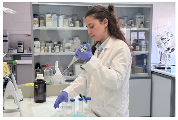 La unidad I+D+I de MásMedio arranca con la investigación de la doctoranda sobre los residuos en las aguas de las EDAR