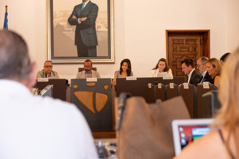 La Diputación aprueba en pleno medias centradas en acompañar a los municipios, invertir en las personas y construir el futuro de la provincia