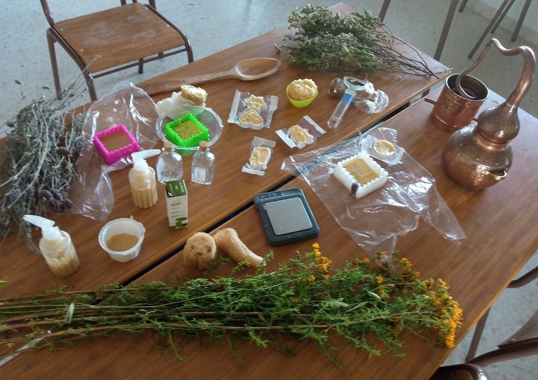 El CFMR de Moraleja ofrece un taller sobre el uso tradicional de plantas silvestres para cocina, cosmética e higiene