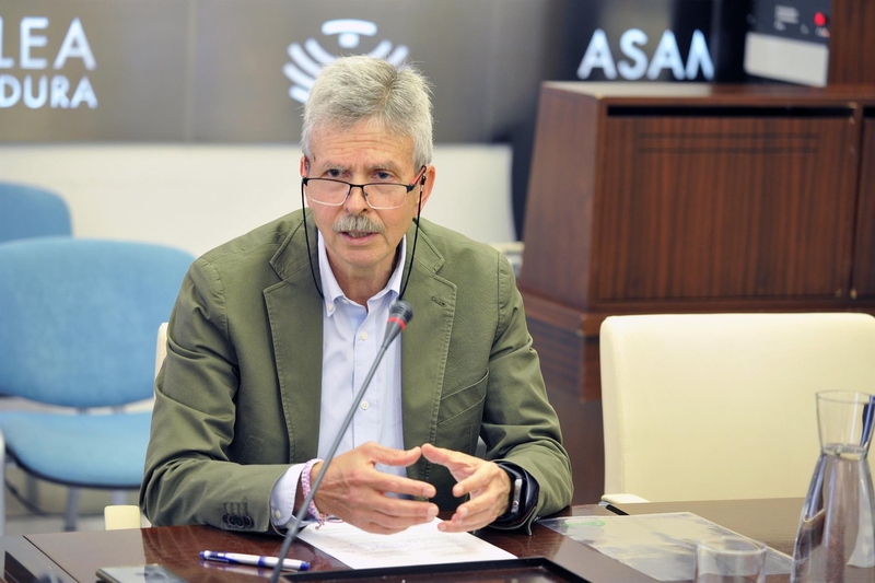 El expresidente de Enresa asegura que si se reduce la tasa a las nucleares no podrá gestionar los residuos con seguridad