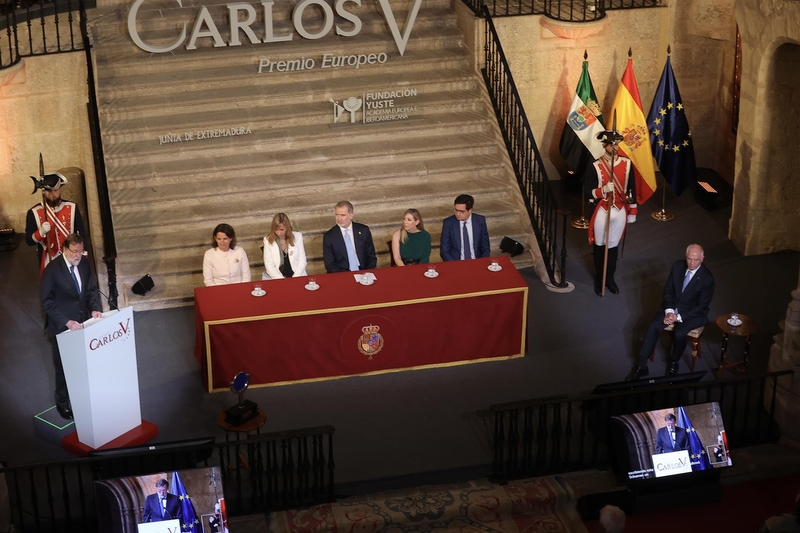 Rajoy dice que Borrell supo ser 'al mismo tiempo profundamente catalán, rabiosamente español y apasionadamente europeo'