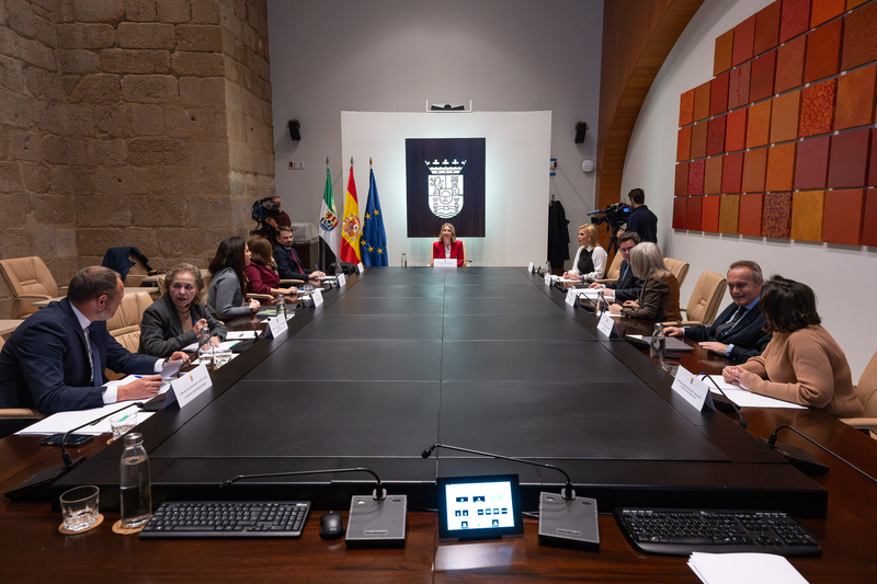 Los docentes extremeños recibirán la subida salarial de 80 euros mensuales en la nómina de enero