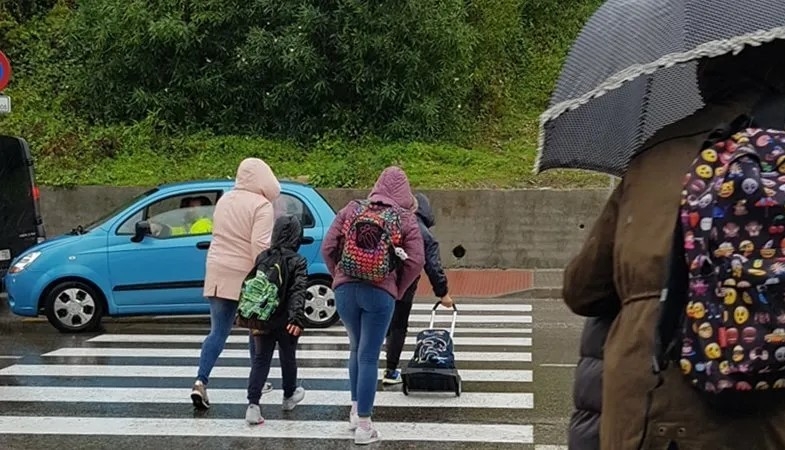 Educación amplía la suspensión de las clases para este jueves a la comarca de La Vera por el temporal de lluvia y viento