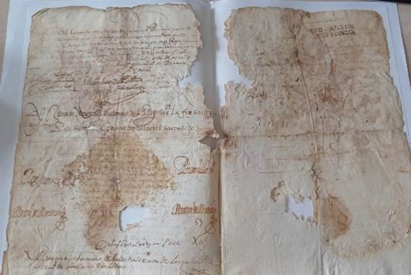 La Junta licita la restauración de 31 documentos en los Archivos Históricos Provinciales de Badajoz y Cáceres