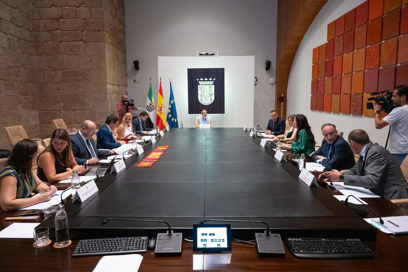 El Consejo de Gobierno aprueba una inversión de 12,3 millones de euros para concertar 236 plazas en recursos de atención social