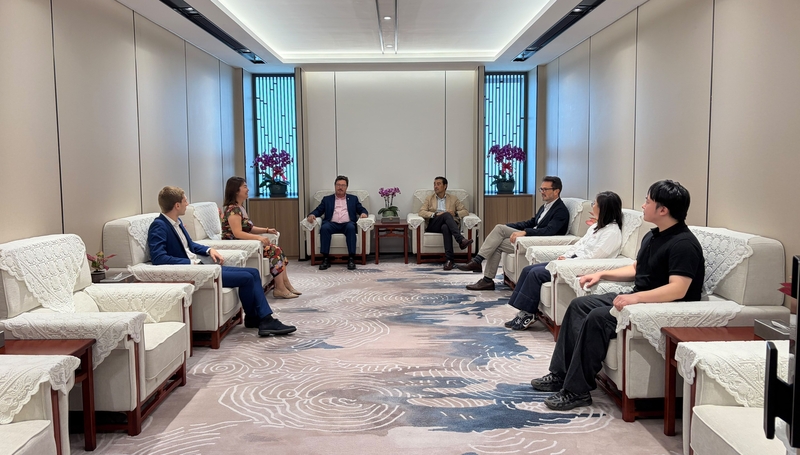 La delegación extremeña en China mantiene reuniones con empresas líderes de la construcción y vehículo eléctrico en Pekín
